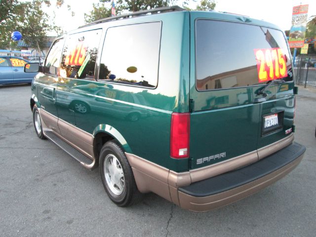 2000 GMC Safari 4wd