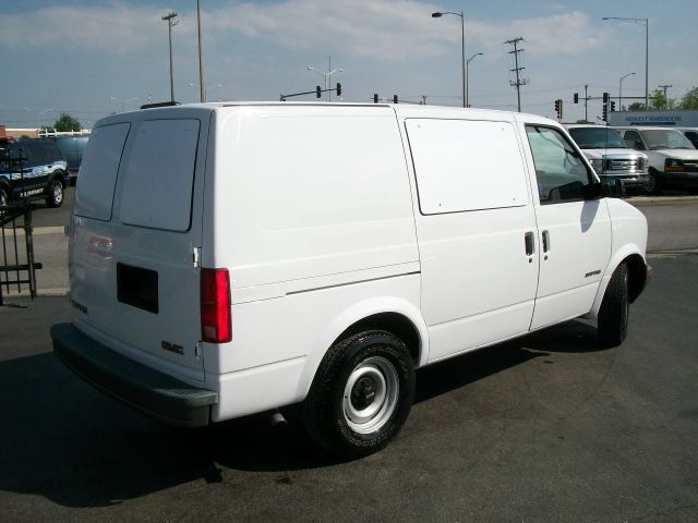 2000 GMC Safari Sport PZEV