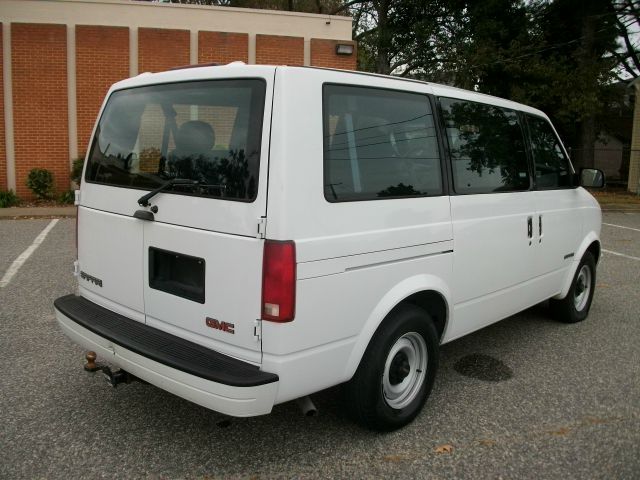 2000 GMC Safari 4wd