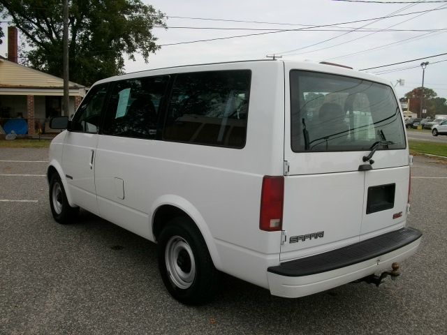 2000 GMC Safari 4wd