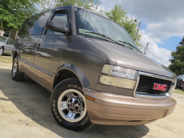 2000 GMC Safari 4wd