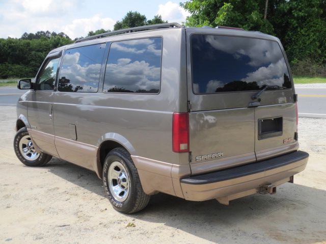 2000 GMC Safari 4wd