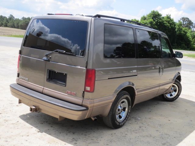 2000 GMC Safari 4wd