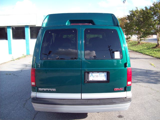 2000 GMC Safari 4wd