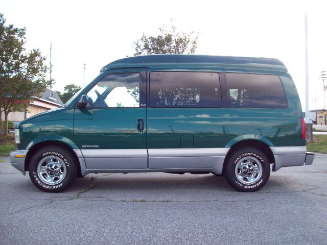 2000 GMC Safari 4wd