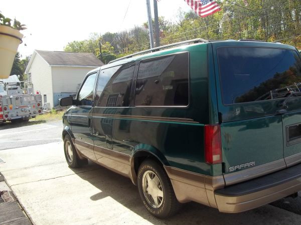 2000 GMC Safari EX - DUAL Power Doors