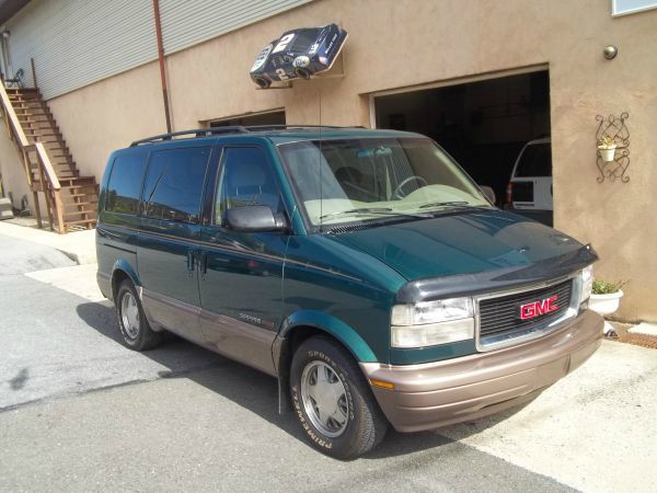 2000 GMC Safari EX - DUAL Power Doors