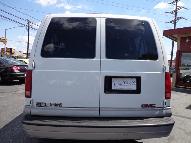 2000 GMC Safari EX - DUAL Power Doors