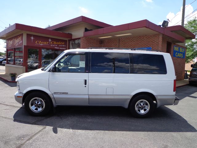 2000 GMC Safari EX - DUAL Power Doors