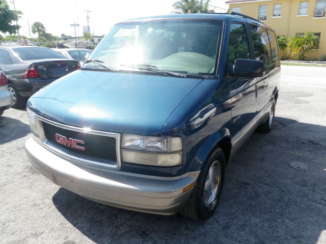 2001 GMC Safari FX35 AWD