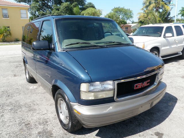 2001 GMC Safari FX35 AWD