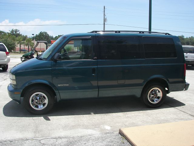 2001 GMC Safari FX35 AWD