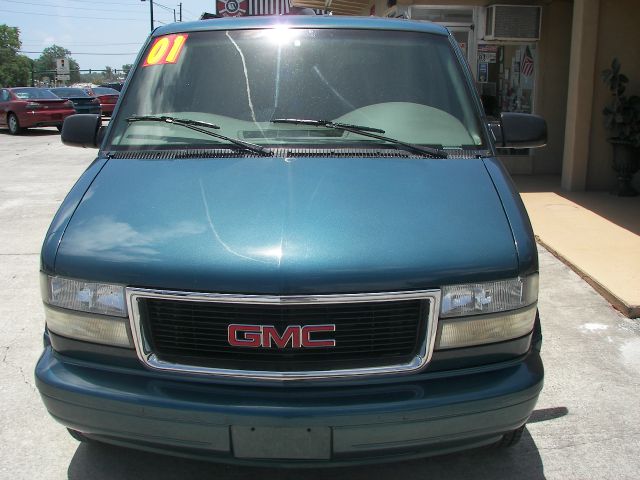 2001 GMC Safari FX35 AWD