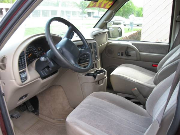 2002 GMC Safari CLUB