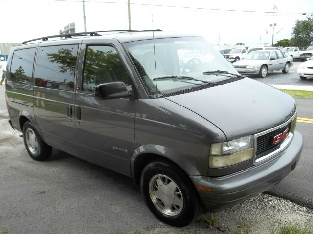 2002 GMC Safari FX35 AWD