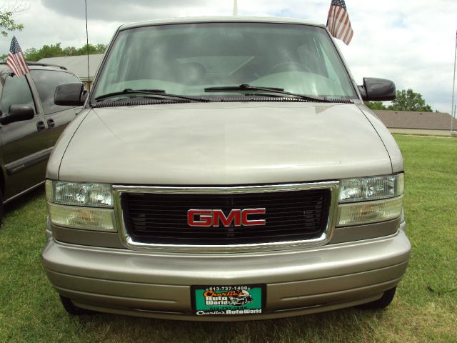 2002 GMC Safari FX35 AWD