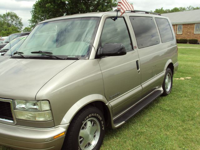 2002 GMC Safari FX35 AWD