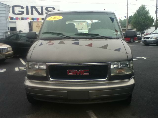 2002 GMC Safari FX35 AWD