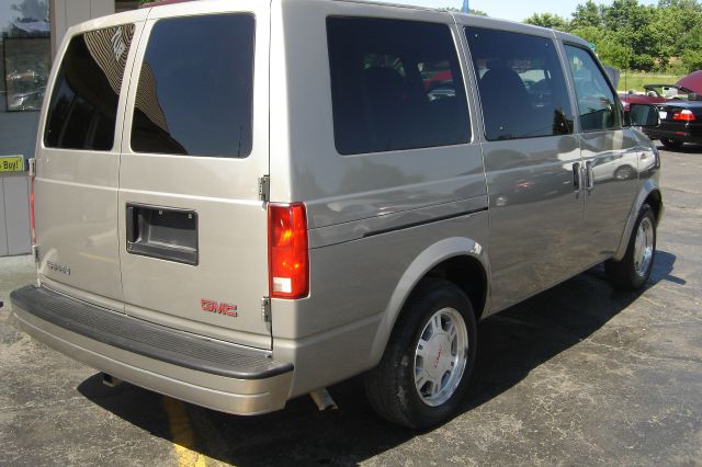 2003 GMC Safari FX35 AWD