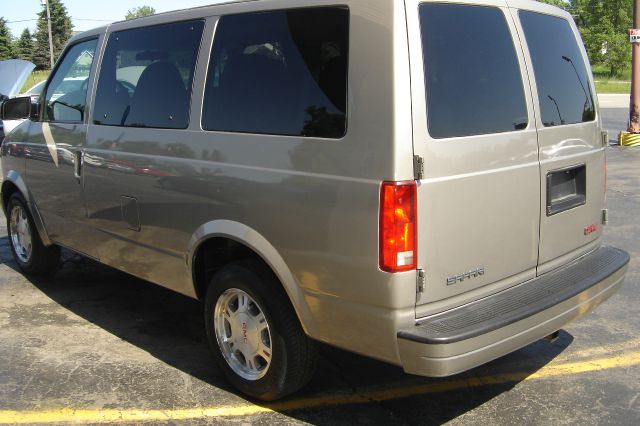 2003 GMC Safari FX35 AWD