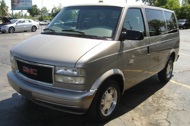 2003 GMC Safari FX35 AWD