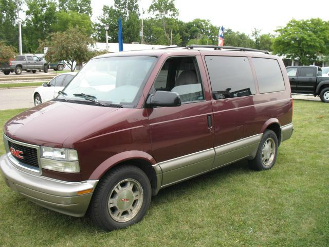 2003 GMC Safari CLUB