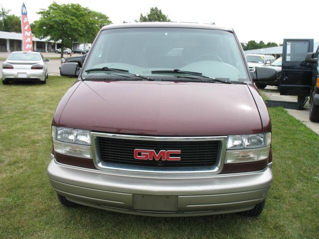 2003 GMC Safari CLUB