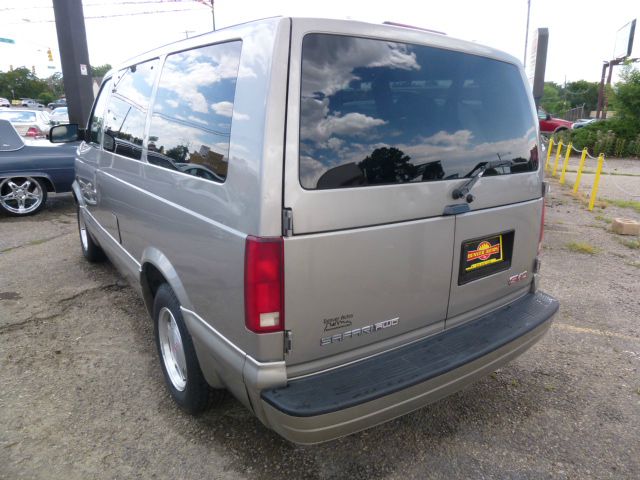 2004 GMC Safari Unknown