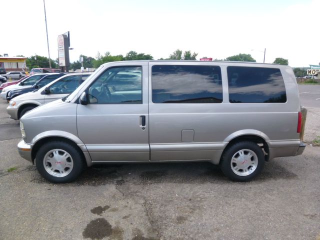 2004 GMC Safari Unknown