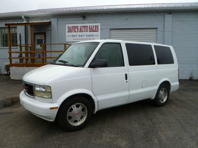 2004 GMC Safari CLUB