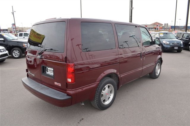 2005 GMC Safari E-350 Super Duty 158 WB DRW