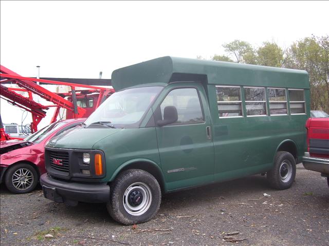 2000 GMC Savana Base