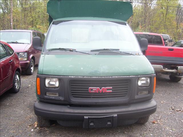 2000 GMC Savana Base