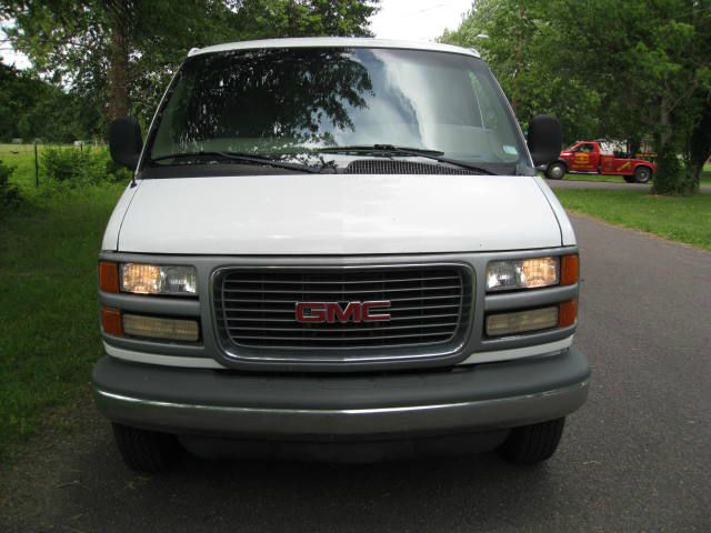 2001 GMC Savana AWD 3LT