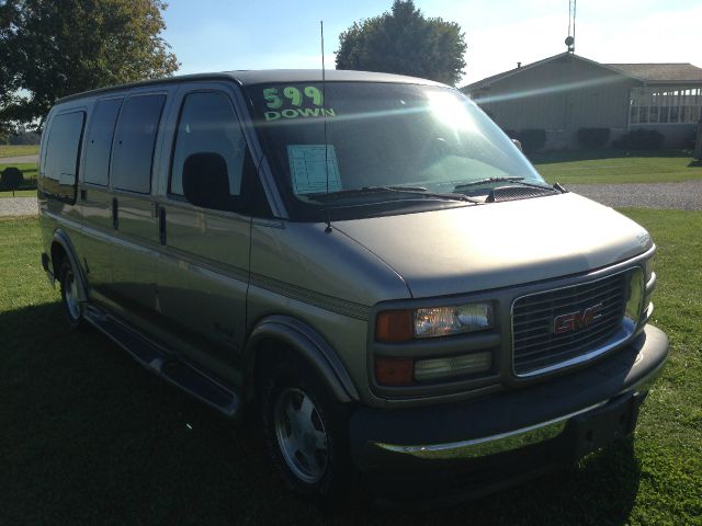 2001 GMC Savana 5d Wagon SE w/XM 2WD