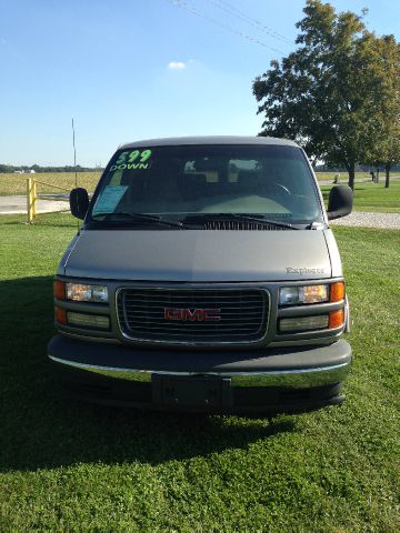 2001 GMC Savana 5d Wagon SE w/XM 2WD