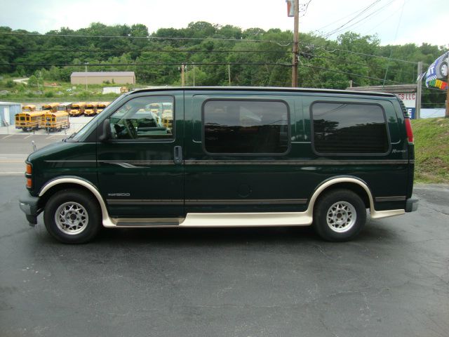 2001 GMC Savana 2004.5 4dr Sdn 1.8T Quattro Au