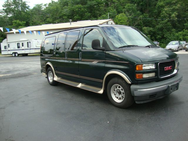 2001 GMC Savana 2004.5 4dr Sdn 1.8T Quattro Au