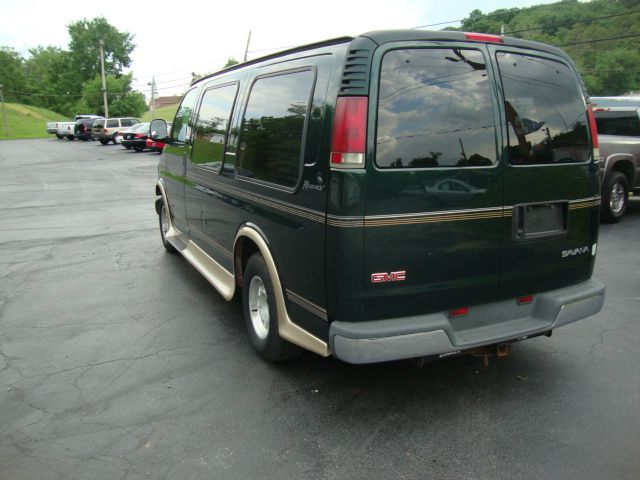 2001 GMC Savana 2004.5 4dr Sdn 1.8T Quattro Au