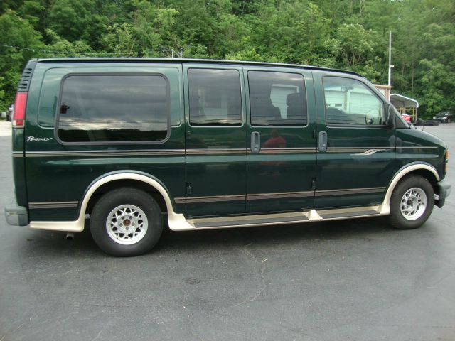 2001 GMC Savana 2004.5 4dr Sdn 1.8T Quattro Au