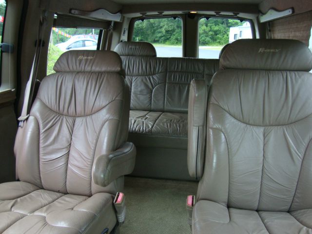 2001 GMC Savana 2004.5 4dr Sdn 1.8T Quattro Au