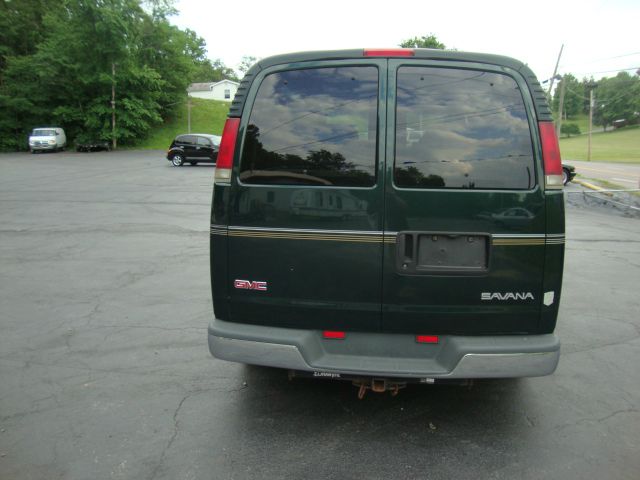 2001 GMC Savana 2004.5 4dr Sdn 1.8T Quattro Au