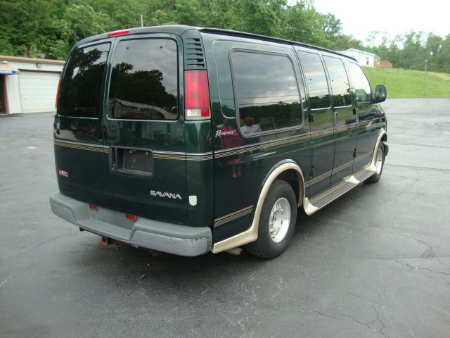 2001 GMC Savana 2004.5 4dr Sdn 1.8T Quattro Au