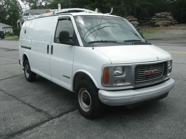 2001 GMC Savana 4dr Sport Sdn Auto RWD Sedan