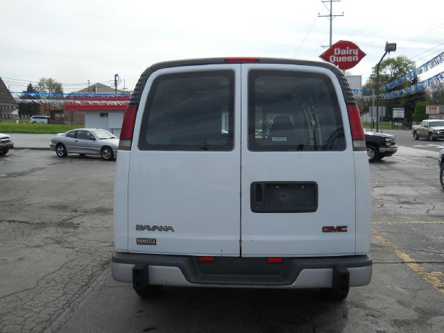 2001 GMC Savana VDC