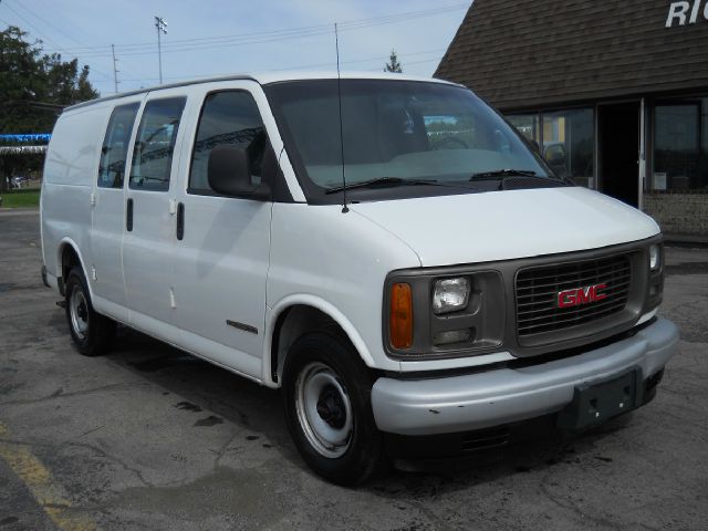 2001 GMC Savana VDC