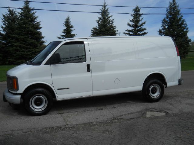 2001 GMC Savana VDC