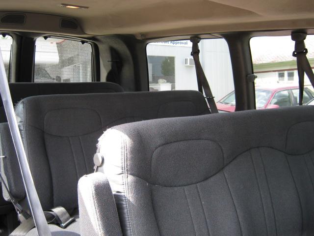 2002 GMC Savana Base