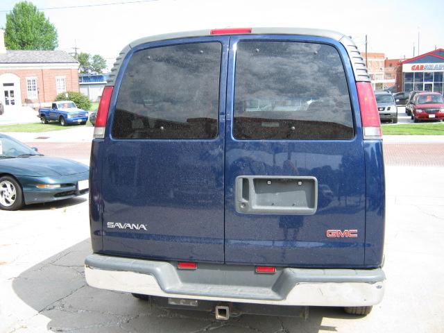 2002 GMC Savana Base