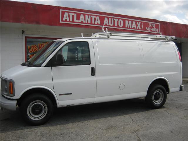 2002 GMC Savana Base